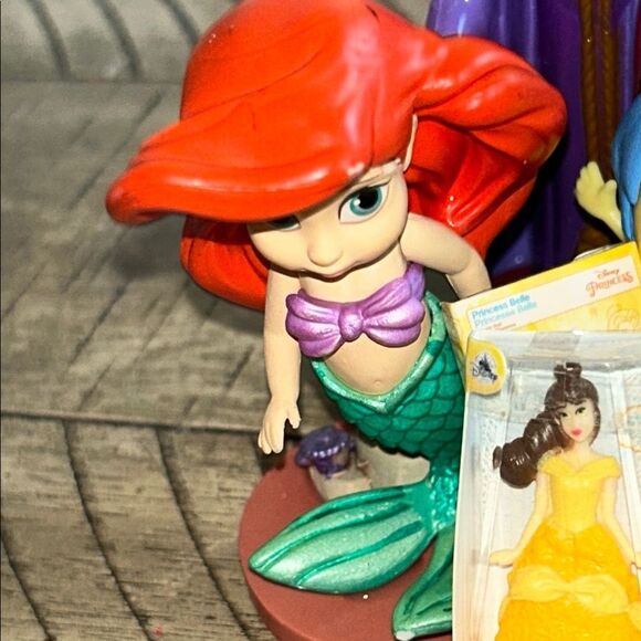 Disney Action Figures Minis with Disney Shelf 2! favorite ❤️ characters Playset - Picture 7 of 17